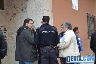 La Plataforma de Afectados por la Hipoteca paraliza un deshucio en Dénia