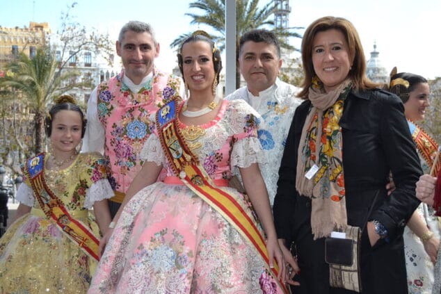 Las Falleras Mayores de dénia asisten a la mascletà de Valencia 01