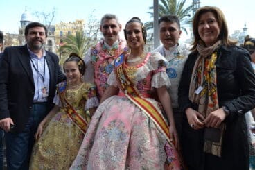 Las Falleras Mayores de dénia asisten a la mascletà de Valencia 01B