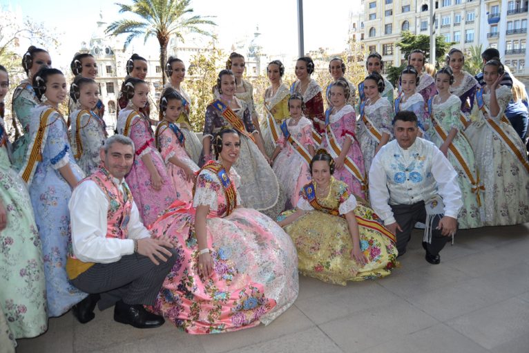 Las Falleras Mayores de Dénia asisten a la mascletà de Valencia 02