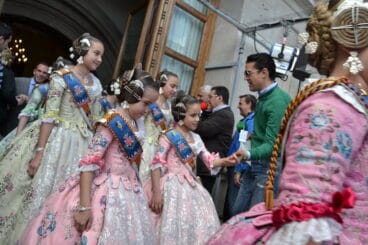Las Falleras Mayores de dénia asisten a la mascletà de Valencia 02B