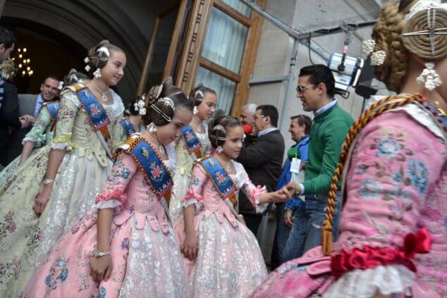 Las Falleras Mayores de dénia asisten a la mascletà de Valencia 02B