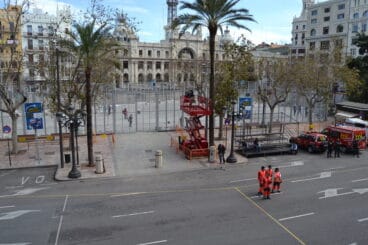 Las Falleras Mayores de dénia asisten a la mascletà de Valencia 05