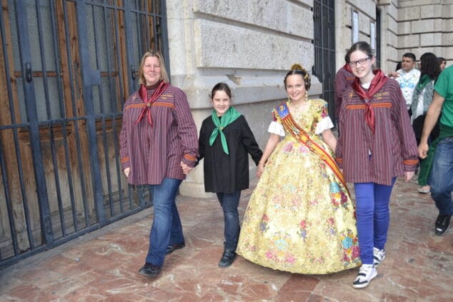 Las Falleras Mayores de dénia asisten a la mascletà de Valencia 15