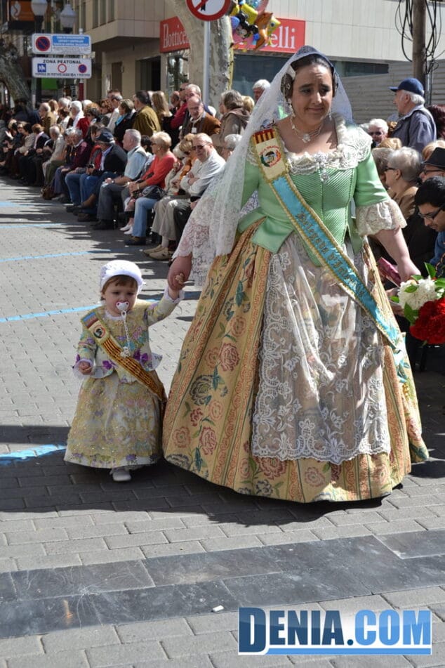 Ofrenda de Fallas 2013 en Dénia 44