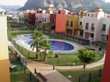 Adosados Les Deveses Vergel Piscina Comunitaria