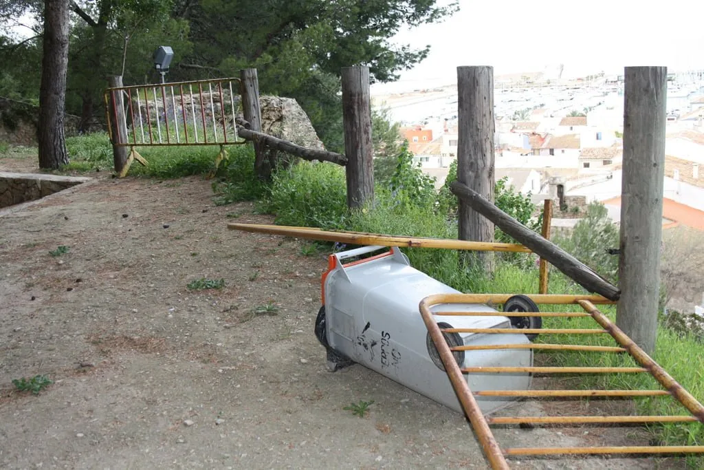 El BLOC denuncia el abandono del Castillo de Dénia 02