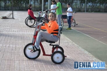 La asociación Condenados al Bordillo estrena vehículos adaptados para sus usuarios 07