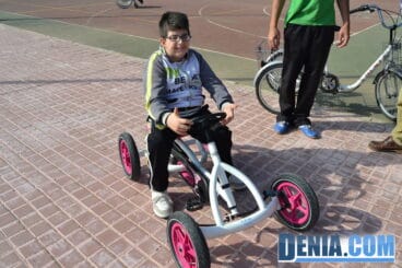 La asociación Condenados al Bordillo estrena vehículos adaptados para sus usuarios 09