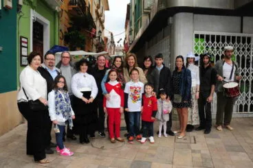 Marta y Rocío inauguran la Fira Modernista de dénia 02