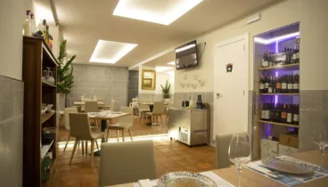 Comedor acogedor con decoración tradicional castellana en El Jamonal de Ramonet