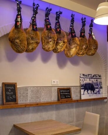 Decoración tradicional y el excelente ambiente
