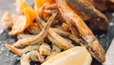 Frituras tradicionales con pescado fresco