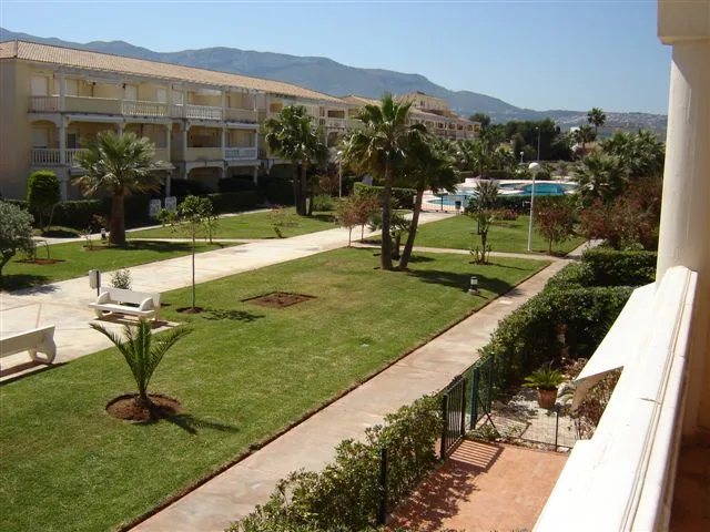 Apartamento en Urbanización con pista de Paddle por 119.500e