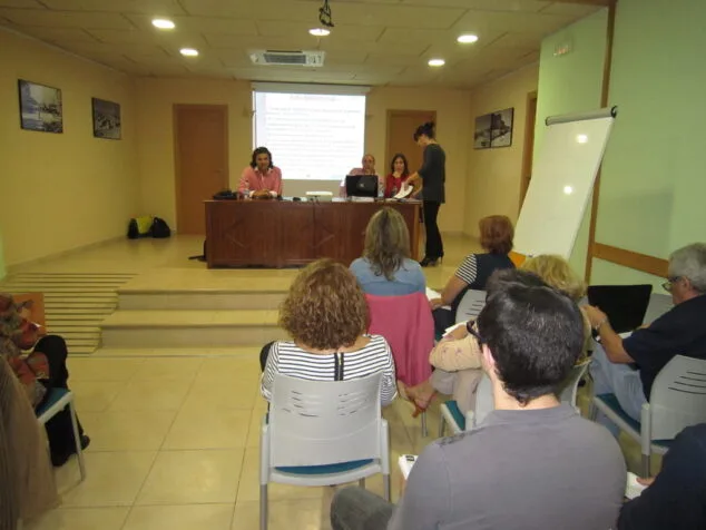Nuevo curso de Educación emocional y bienestar individual y social en la UNED 4 Curso de bienestar en la UNED de Dénia 03