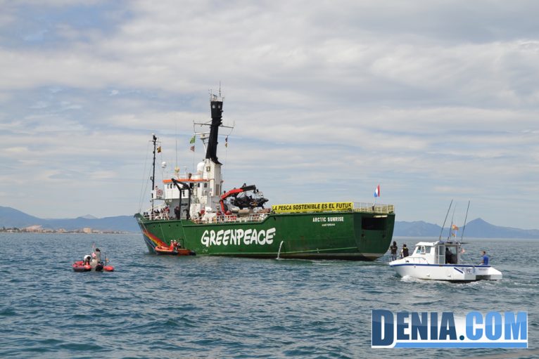 El Arctic Sunrise de Greenpeace visita Dénia 12