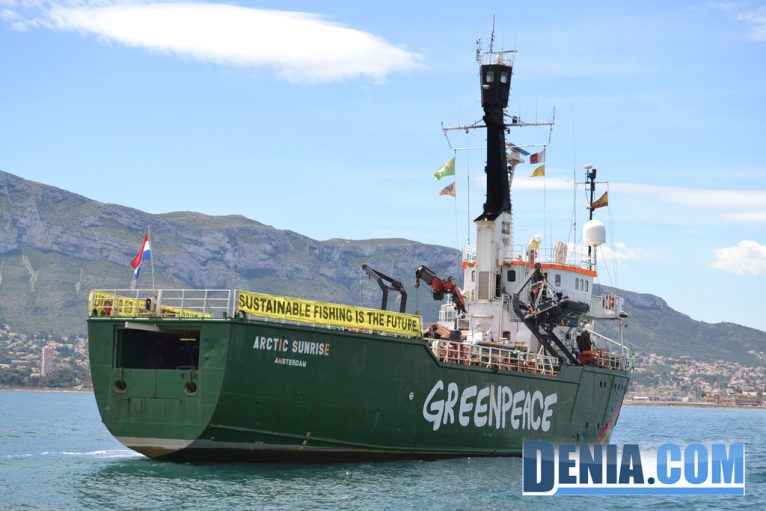 El Arctic Sunrise de Greenpeace visita Dénia 16