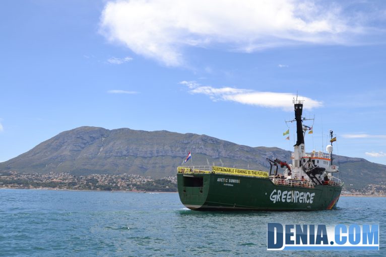 El Arctic Sunrise de Greenpeace visita Dénia 17