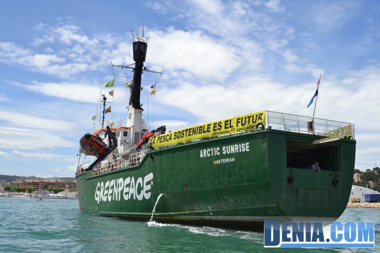El Arctic Sunrise de Greenpeace visita Dénia 26