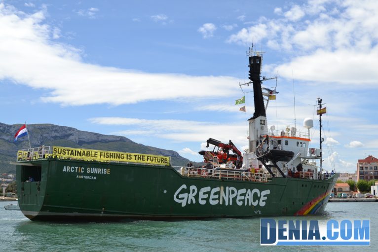 El Arctic Sunrise de Greenpeace visita Dénia 28