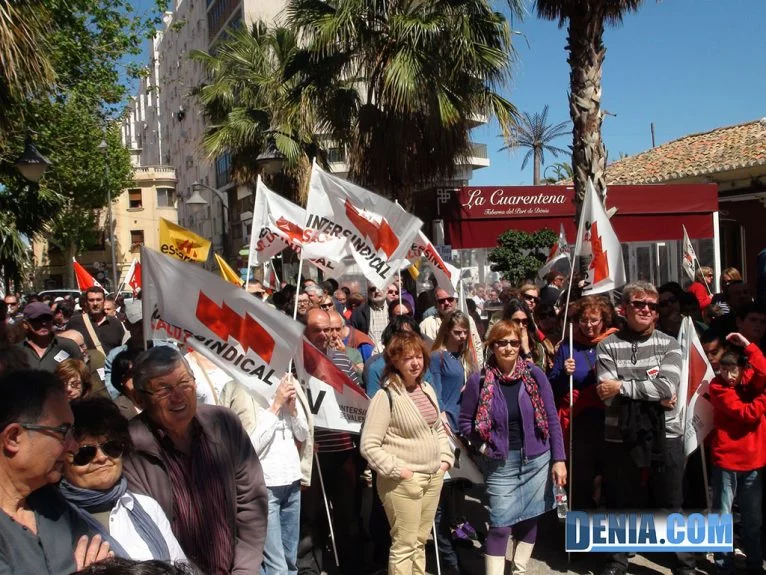 Manifestación 1 de mayo; concentración en la Calle Castell d'Olimbroi, (Plaza de la Cruz Roja)