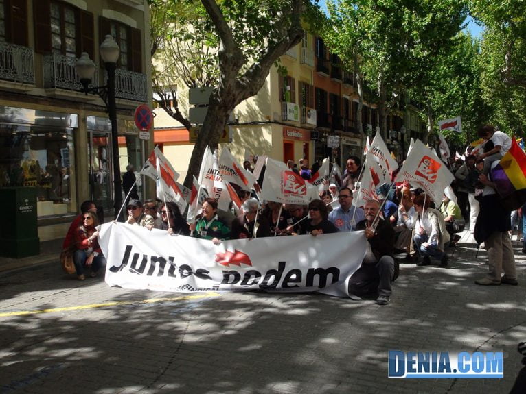 Manifestación 1 de mayo; sentada frente a entidades bancarias