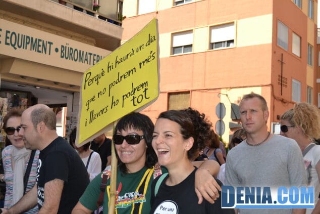Manifestación en contra de los recortes en educación en Dénia 04