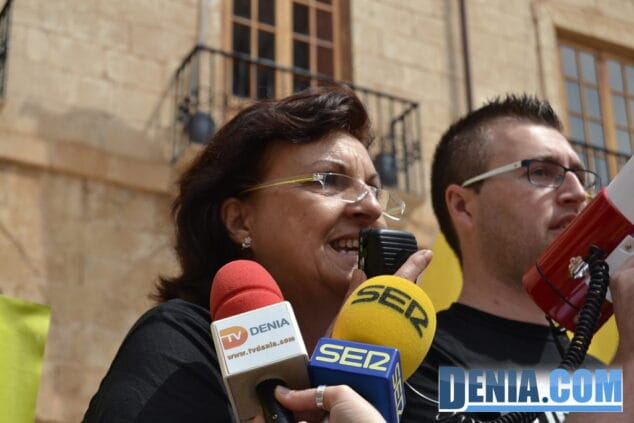 Manifestación en contra de los recortes en educación en Dénia 13