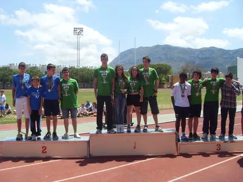 El polideportivo de Dénia vivió un gran ambiente con la clausura de los X Mini Jocs Olímpics 6 Mini Jocs Natación