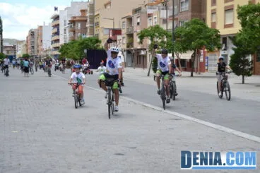Llegada de los ciclistas de la carrera solidaria Cholet – Dénia 01
