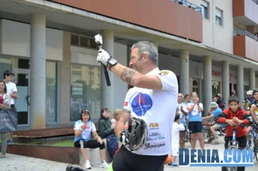 Llegada de los ciclistas de la carrera solidaria Cholet – Dénia 05