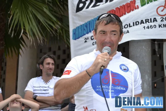 La solidaridad de Cholet trae a Dénia 5.474 euros en bicicleta 15 Llegada de los ciclistas de la carrera solidaria Cholet Dénia 14