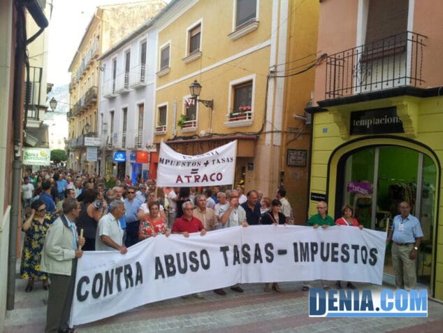 Manifestación Federación de Asociaciones de Vecinos de Dénia 27 de junio