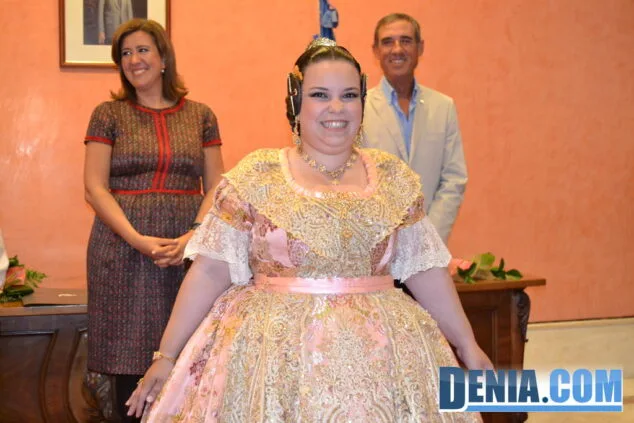 Dénia celebra el nombramiento de sus nuevas Falleras Mayores, Sara y Paloma 17 Nombramiento de las Falleras Mayores de Dénia 2014 16