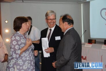 Pepa Font, el doctor Meyer-Josten y el doctor Navarro durante la inauguración de ICMA