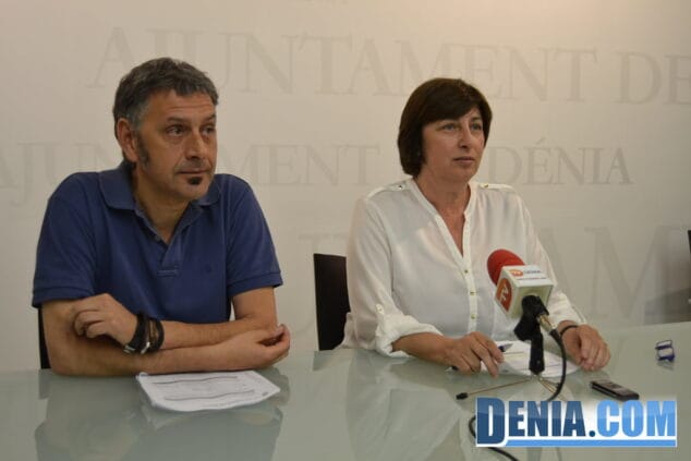 Pepa Font y el técnico de vivienda de Dénia Miquel Castellà