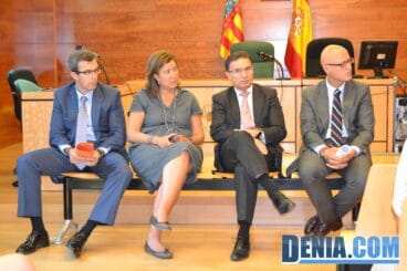 Reunión del conseller Castellano con profesionales de la justicia de Dénia 02