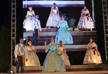 Sara Femenía en la proclamación de la Reina de les Fogueres en Xàbia