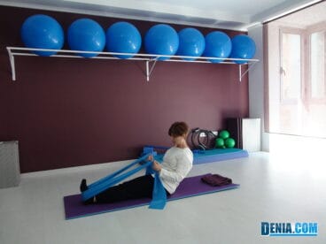 Studio&Class pilates ejercicio con banda elástica