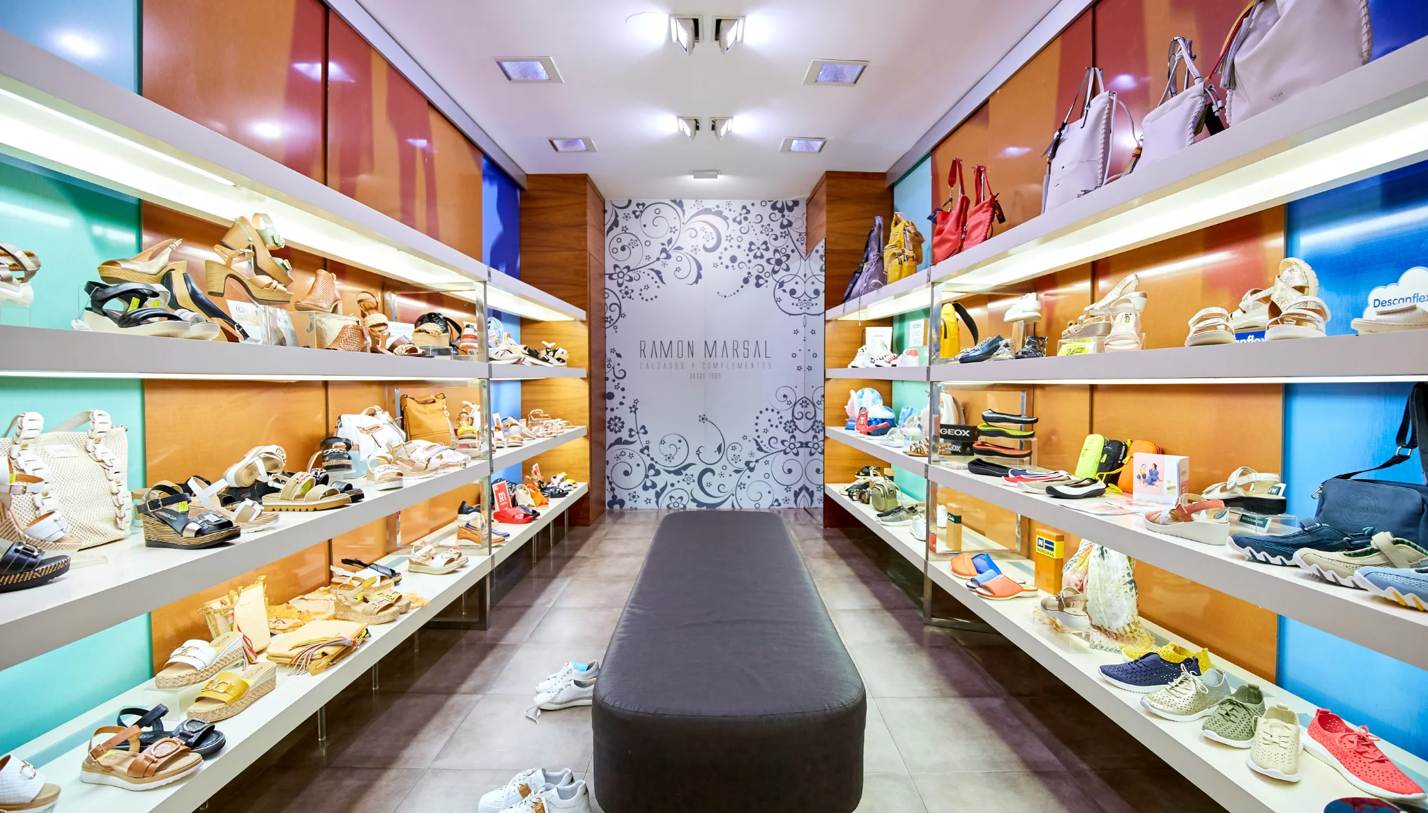 Amplia selección de calzado en esta tienda de Dénia