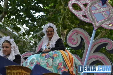 03 Carrozas de Dénia 2013 – Belleas del Foc de Alicante