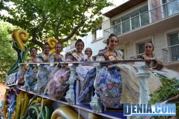 05 Carrozas de Dénia 2013 – Carroza de invitadas de honor