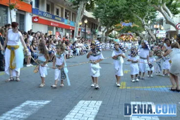 33 Carrozas de Dénia 2013 – Falla Campaments