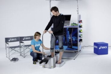 Análisis de Pisada Foot ID por el equipo técnico de Asics en Twinner Esports Colau de Dénia