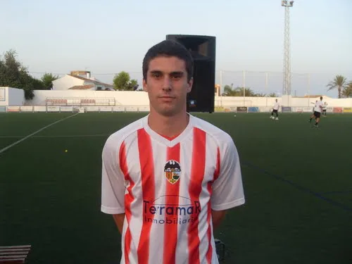 El Dénia presenta esta tarde a Armando Lemos como nuevo jugador 1 Armando Lemos, ex jugador del Jávea, primer fichaje del Club Deportivo Dénia para temporada 2013-14.