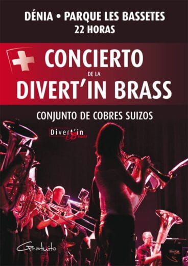 Divertin Brass actúan en el Parque de les Bassetes de Dénia