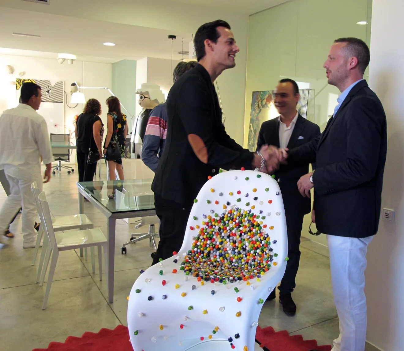 El mundo del diseño se reúne en la celebración del anversario de Pepe Cabrera