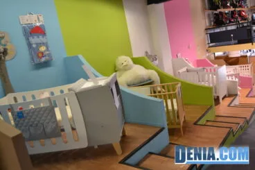 Exposición de mobiliario infantil en Baby Shop