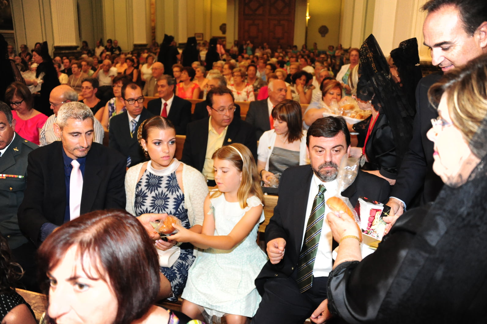 Falleras Mayores de Dénia, presentes en la misa en honor a la Santísima Sang de Dénia, fiestas de Dénia 2013- 2