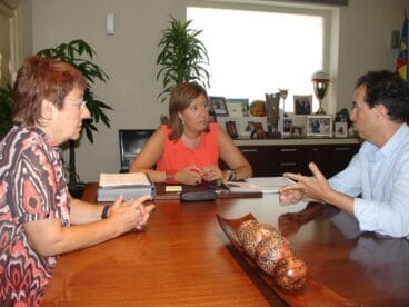 La Alcaldesa Ana Kringe se reune con representantes de La Plataforma per la Defensa de la Sanitat Pública a la Marina Alta.